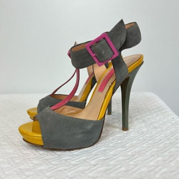 Betsey Johnson Vero Cuoio Womens US 6 M Stilettos Heels Gray Pink Yellow Buckle - Picture 1 of 10